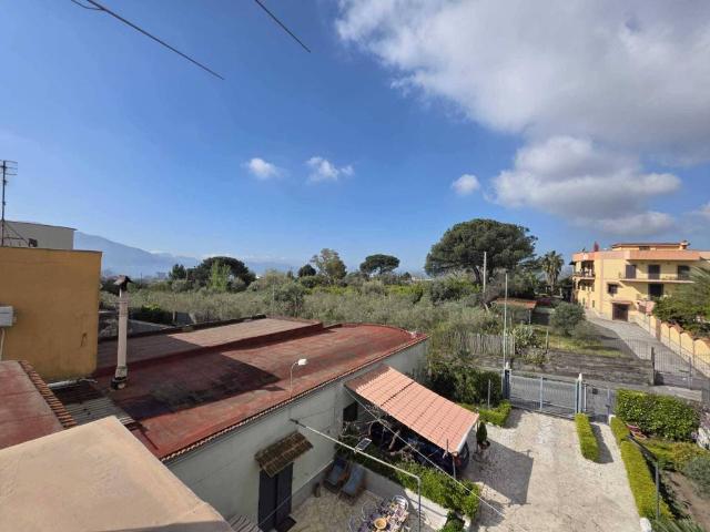 Villa Indipendente in vendita a Boscotrecase, Campania