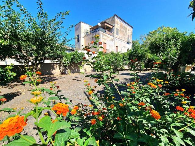 Villa Indipendente in vendita a Boscotrecase, Campania