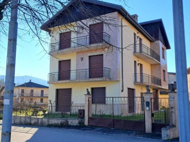 Villa Indipendente in vendita a Spessa, Piemonte
