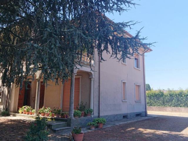 Villa Indipendente in vendita a San Damiano Al Colle, Lombardia