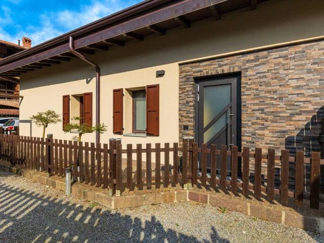 Villa Indipendente in vendita a Bottanuco, Lombardia