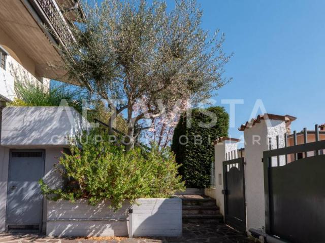 Villa Indipendente in vendita a Botticino, Brescia