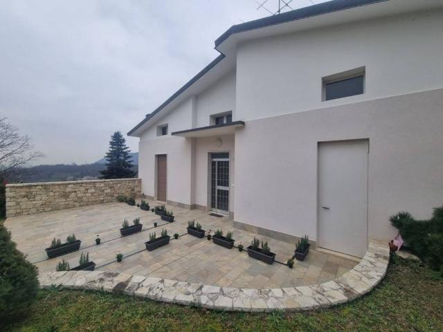 Villa Indipendente in vendita a Botticino, Lombardia