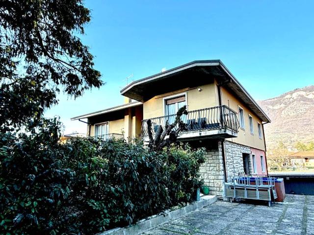 Villa Indipendente in vendita a Villaggio Marcolini, Botticino