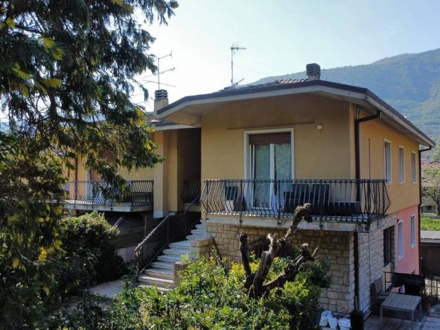 Villa Indipendente in vendita a Botticino Mattina, Botticino