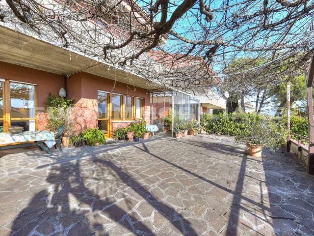 Villa Indipendente in vendita a Botticino Sera, Botticino