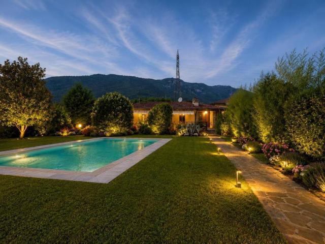 Villa Indipendente in vendita a Botticino Sera, Botticino
