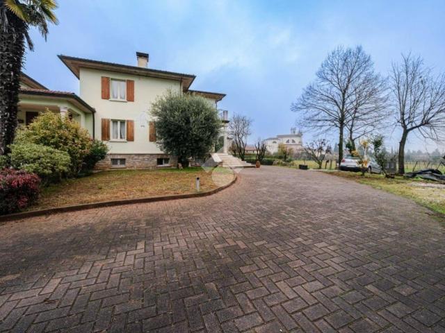Villa Indipendente in vendita a Botticino, Lombardia