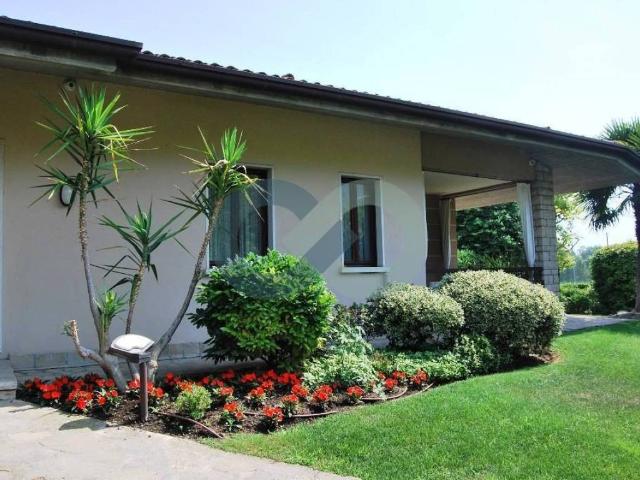 Villa Indipendente in vendita a Botticino Sera, Botticino