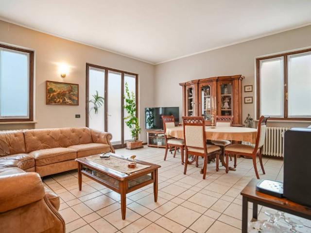 Villa Indipendente in vendita a Botticino Sera, Botticino