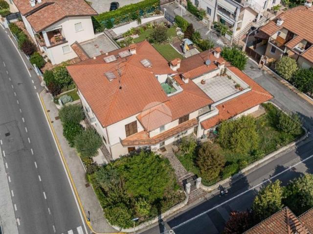 Villa Indipendente in vendita a Botticino Sera, Botticino