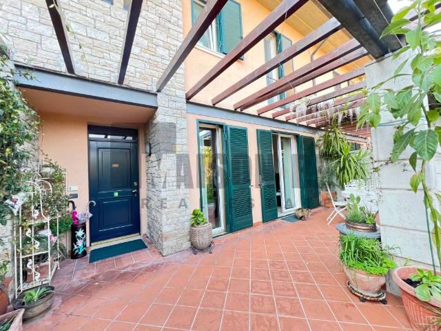 Villa Indipendente in vendita a Botticino Sera, Botticino