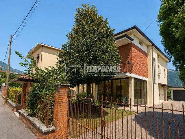Villa Indipendente in vendita a Villaggio Marcolini, Botticino
