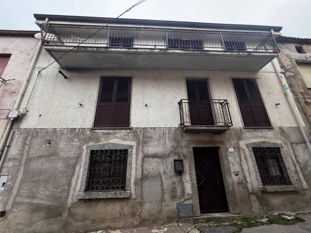 Villa Indipendente in vendita a Bottidda, Sardigna/Sardegna