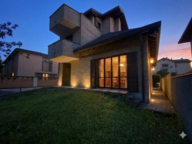 Villa Indipendente in vendita a Bovisio, Bovisio Masciago
