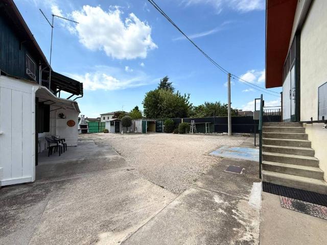 Villa Indipendente in vendita a Bovolone, Veneto