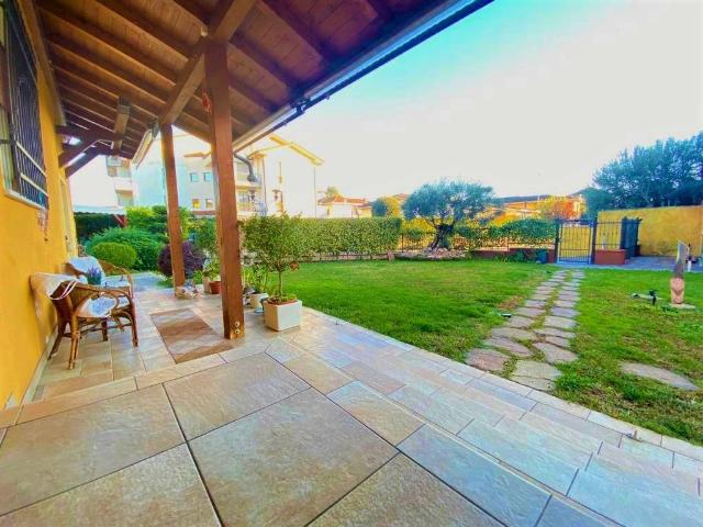 Villa Indipendente in vendita a Bovolone, Veneto