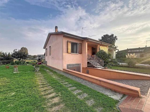 Villa Indipendente in vendita a Bozzolo, Mantova