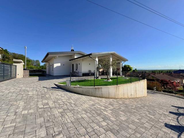 Villa Indipendente in vendita a Piemonte, Cuneo