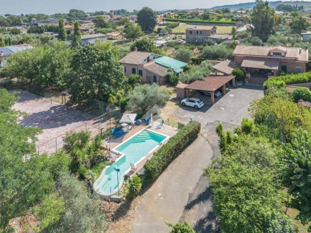 Villa Indipendente in vendita a Vigna di Valle, Bracciano