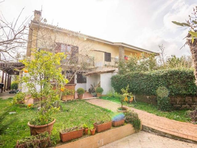 Villa Indipendente in vendita a Roma Capitale, Lazio