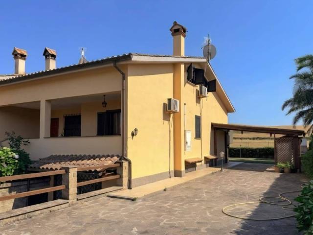 Villa Indipendente in vendita a Roma Capitale, Lazio