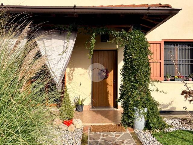 Villa Indipendente in vendita a Brandico, Lombardia