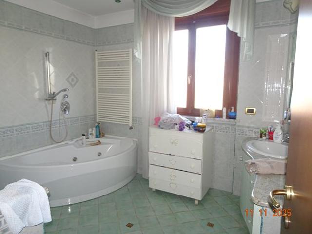 Villa Indipendente in vendita a Brandizzo, Torino