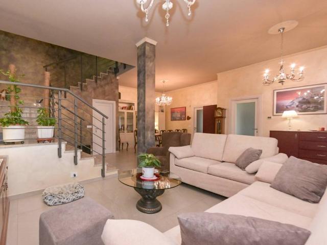 Villa Indipendente in vendita a Piemonte, Torino