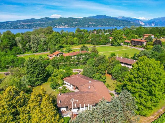 Villa Indipendente in vendita a Brebbia, Lombardia