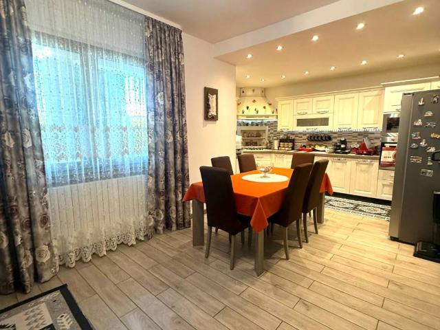 Villa Indipendente in vendita a Menegardo, Bregnano