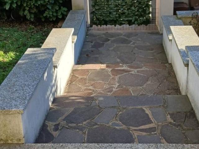Villa Indipendente in vendita a Menegardo, Bregnano