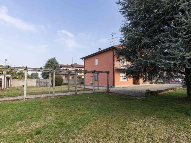 Villa Indipendente in vendita a Menegardo, Bregnano