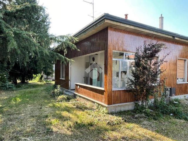 Villa Indipendente in vendita a Menegardo, Bregnano