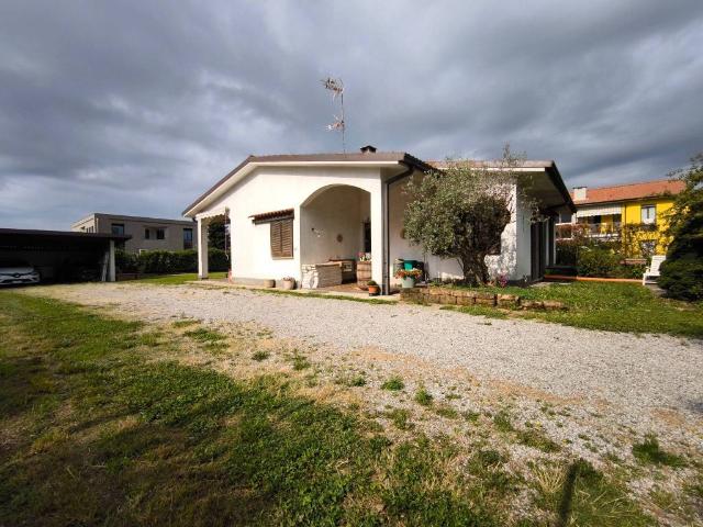 Villa Indipendente in vendita a San Rocco, Bregnano