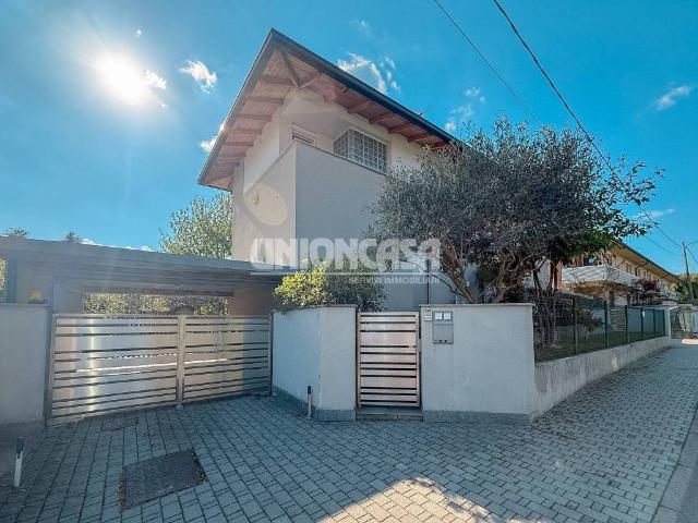 Villa Indipendente in vendita a Menegardo, Bregnano