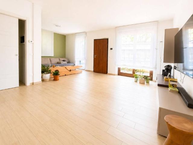 Villa Indipendente in vendita a Bregnano, Lombardia