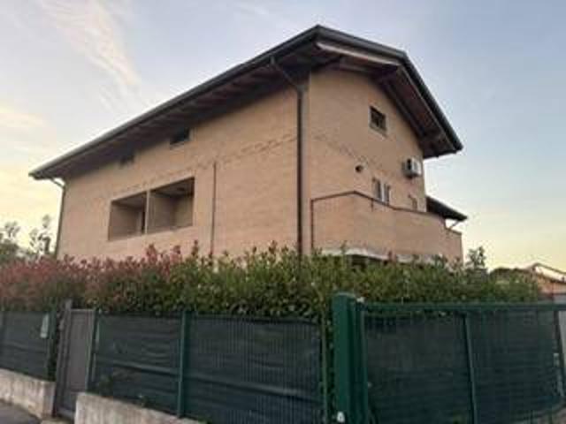 Villa Indipendente in vendita a Menegardo, Bregnano