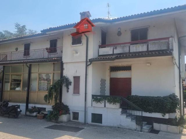 Villa Indipendente in vendita a Brembate, Lombardia