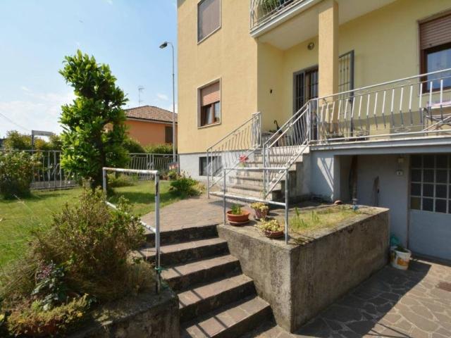 Villa Indipendente in vendita a Brembate, Lombardia