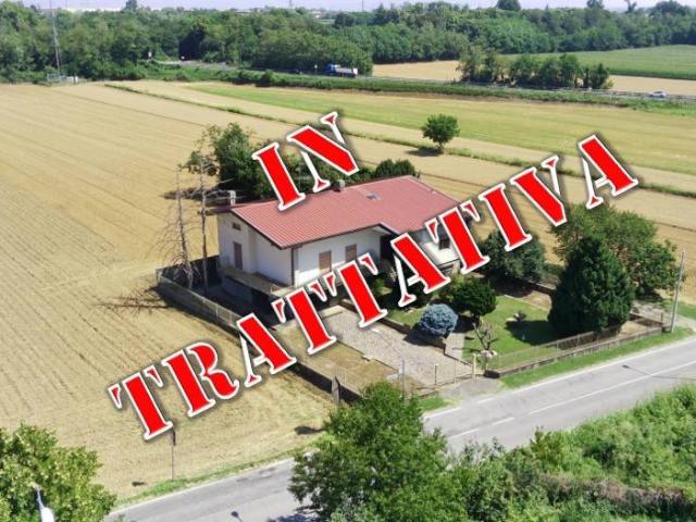 Villa Indipendente in vendita a Brembate, Lombardia