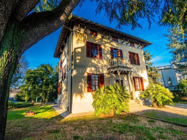 Villa Indipendente in vendita a Brembate, Lombardia
