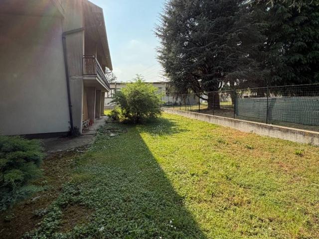 Villa Indipendente in vendita a Brembate, Lombardia