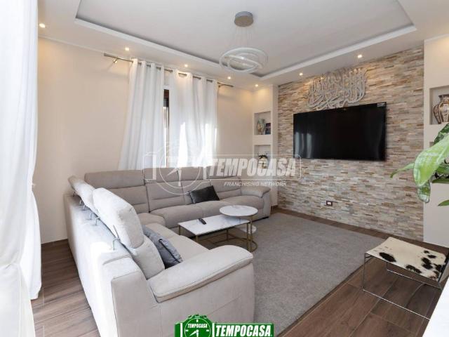 Villa Indipendente in vendita a Brembate, Lombardia