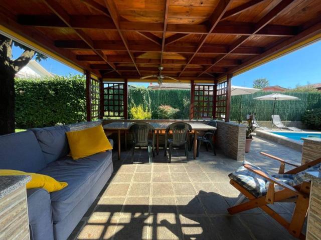 Villa Indipendente in vendita a Brembate, Lombardia