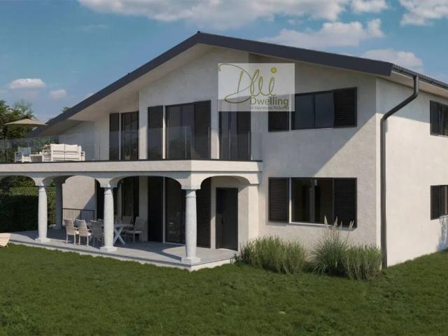 Villa Indipendente in vendita a Brenna, Lombardia