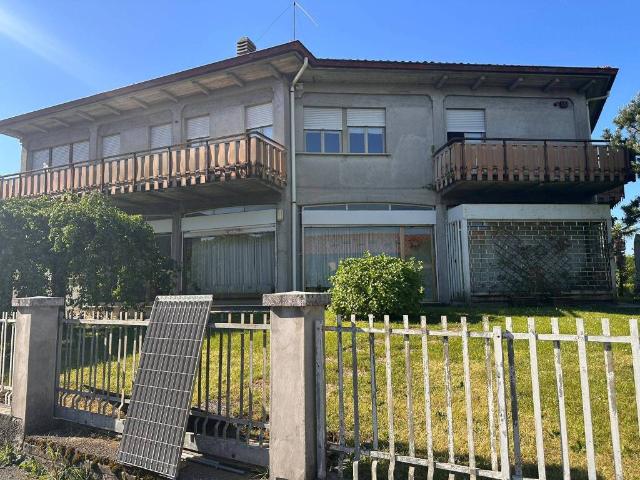 Villa Indipendente in vendita a Brenna, Lombardia