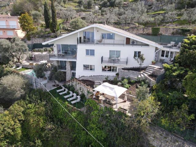Villa Indipendente in vendita a Brenzone sul Garda, Veneto