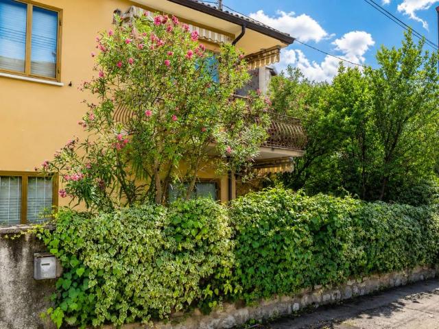 Villa Indipendente in vendita a Brenzone sul Garda, Veneto