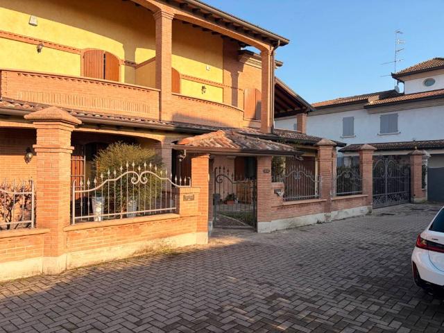 Villa Indipendente in vendita a Bassa Reggiana, Re